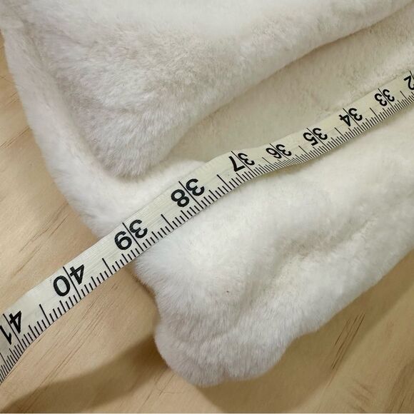 Apparis Faux Fur White Double Breasted Winter Trench Coat - Picture 10 of 11